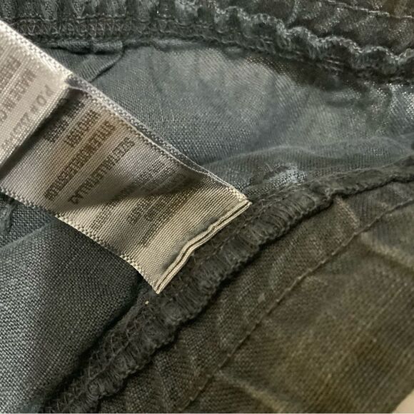 James Perse Super Soft drape Pants
COLOR: distressed Carbon Pigment - Picture 9 of 10